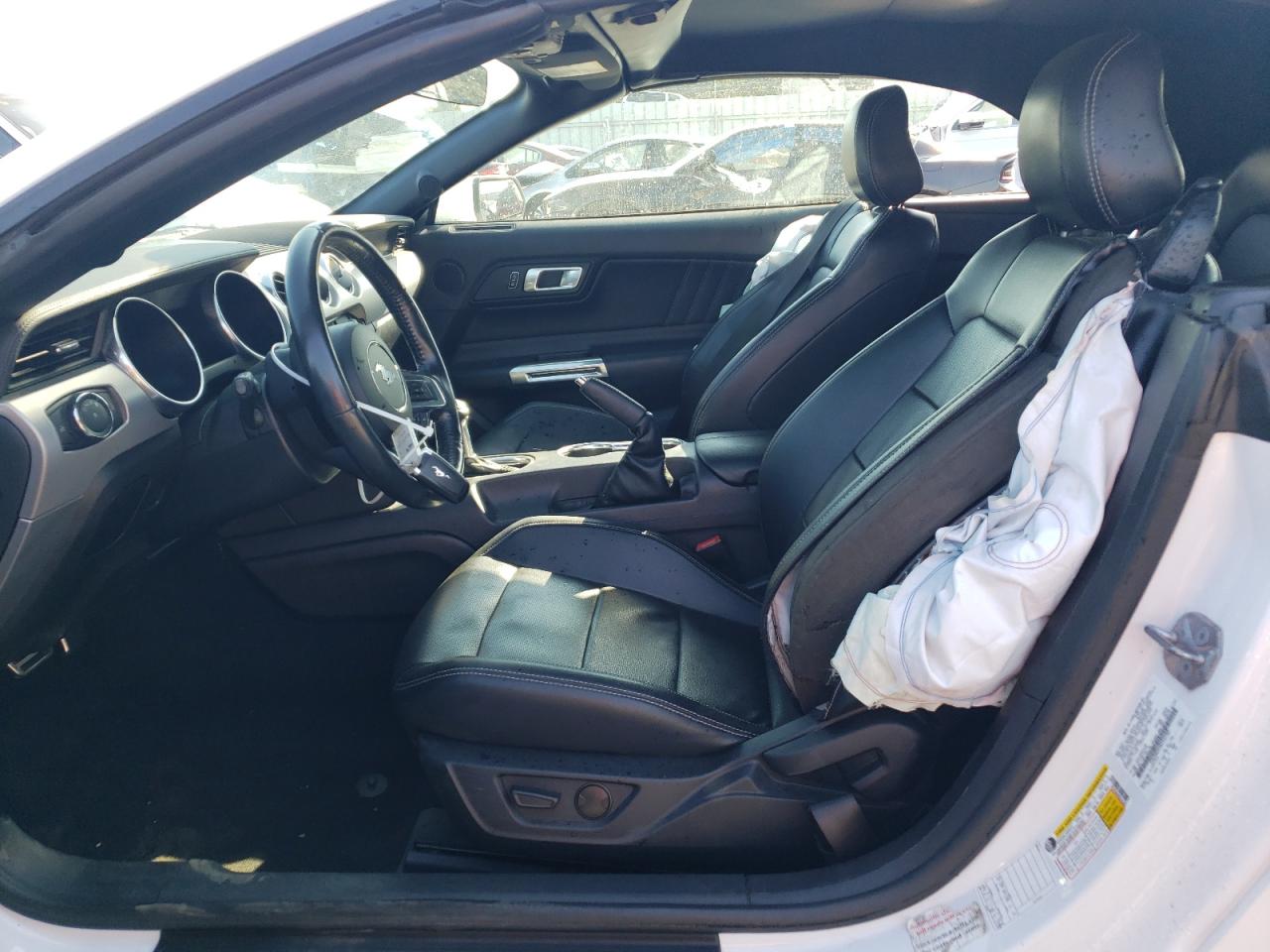 1FATP8UH4N5101582 2022 Ford Mustang