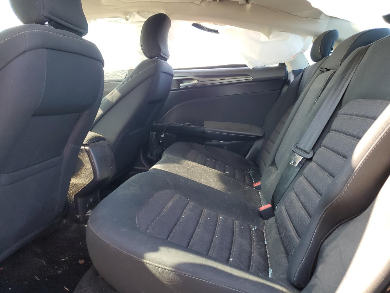 3FA6P0H75JR112162 2018 Ford Fusion Se