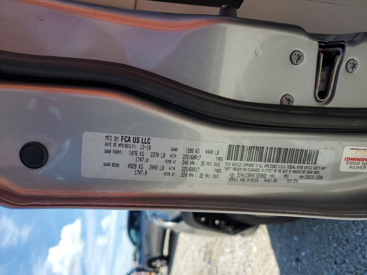 3C4NJCBB4KT658882 2019 Jeep Compass Latitude