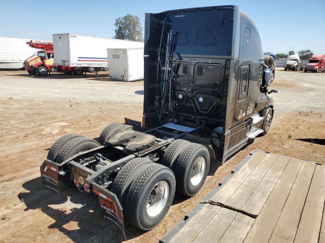 Lot #2919115718 2016 FREIGHTLINER CASCADIA 1