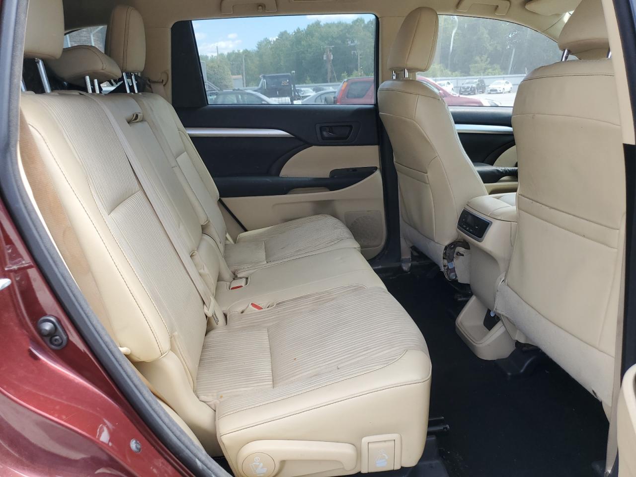 5TDBKRFH3FS073633 2015 Toyota Highlander Le