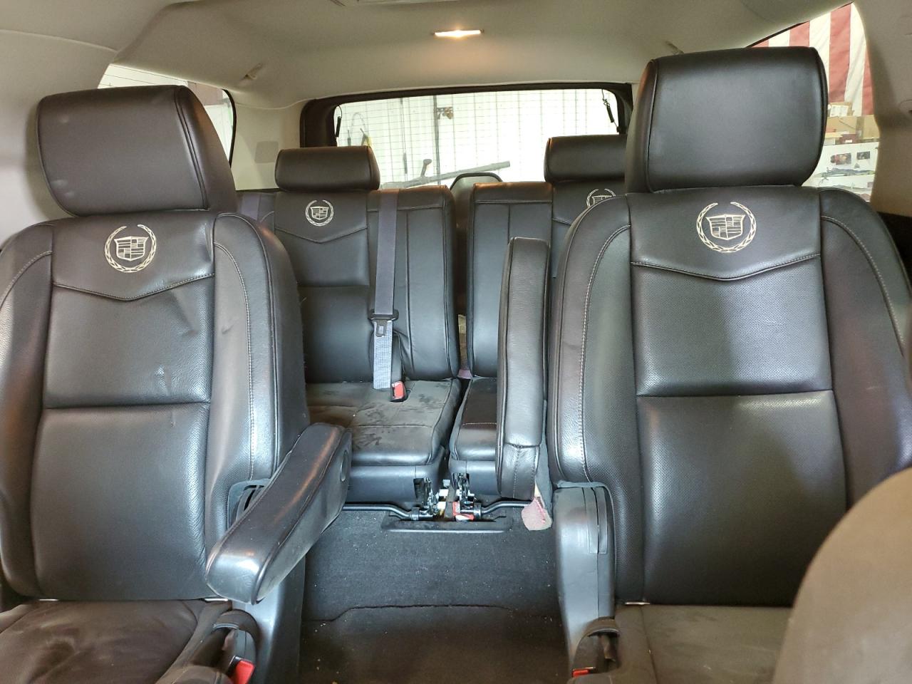 CADILLAC ESCALADE ESV PLATINUM