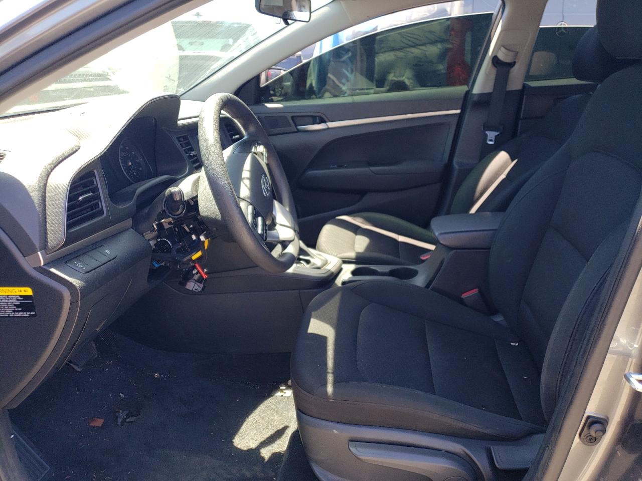 5NPD74LF1KH417198 2019 Hyundai Elantra Se