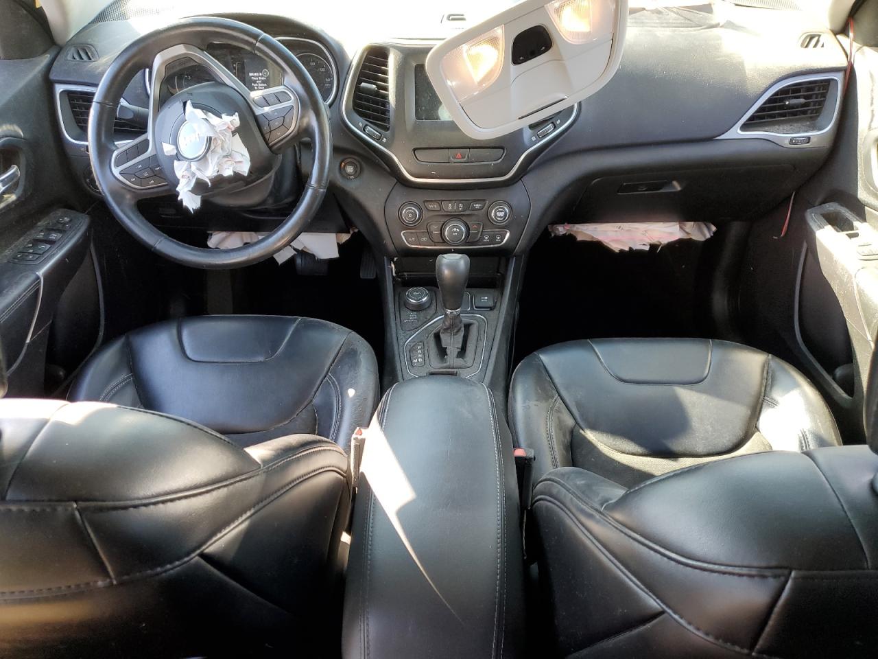 1C4PJMLB3KD181509 2019 Jeep Cherokee Latitude Plus