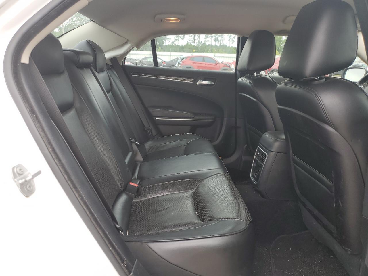 2C3CCAEG6KH689562 2019 Chrysler 300 Limited