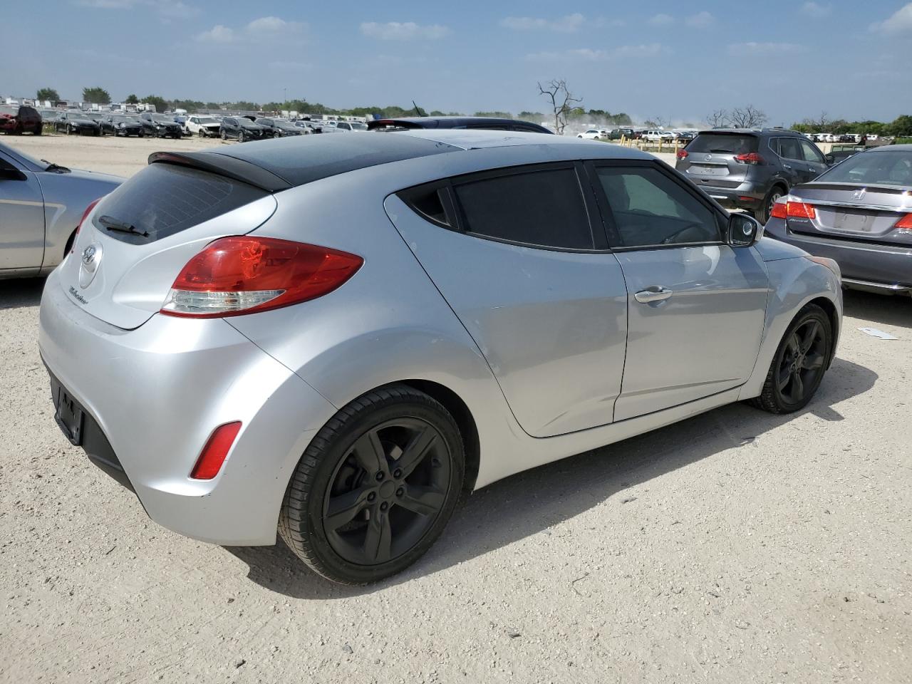 2012 Hyundai Veloster vin: KMHTC6ADXCU048610