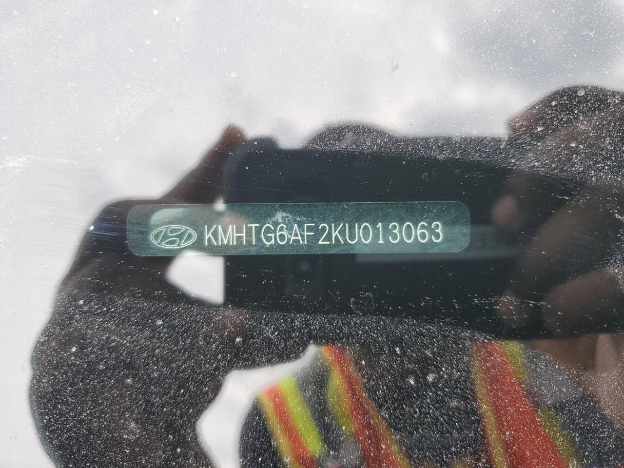 KMHTG6AF2KU013063 2019 Hyundai Veloster Base