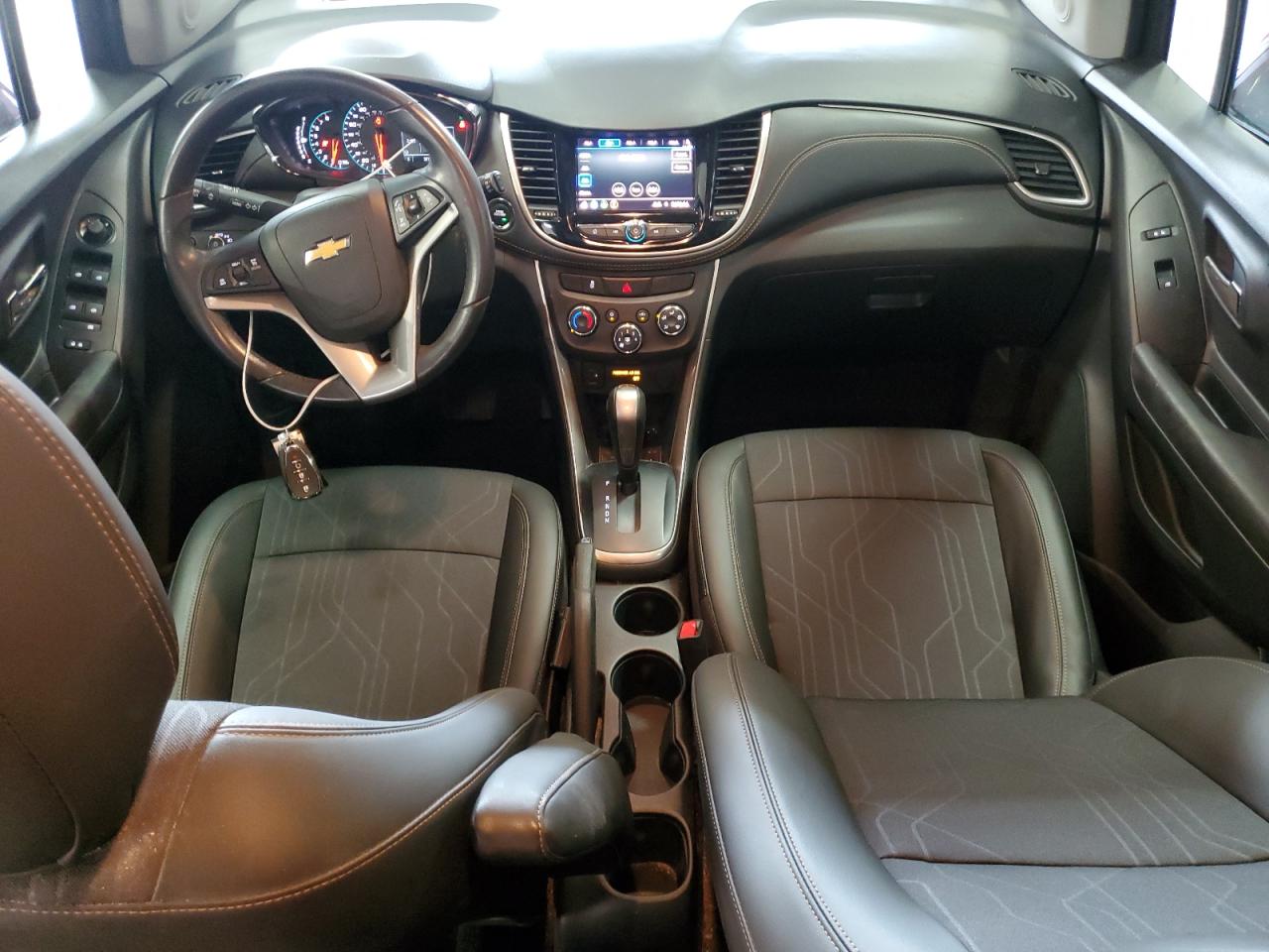 KL7CJPSM6NB528590 2022 Chevrolet Trax 1Lt