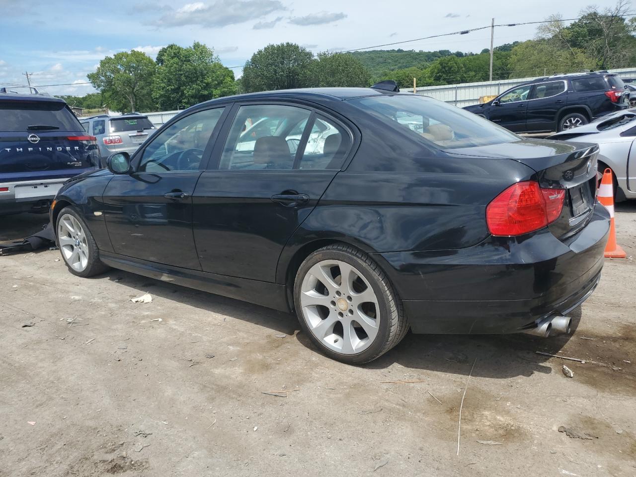 WBAPH7C54BE125979 2011 BMW 328 I