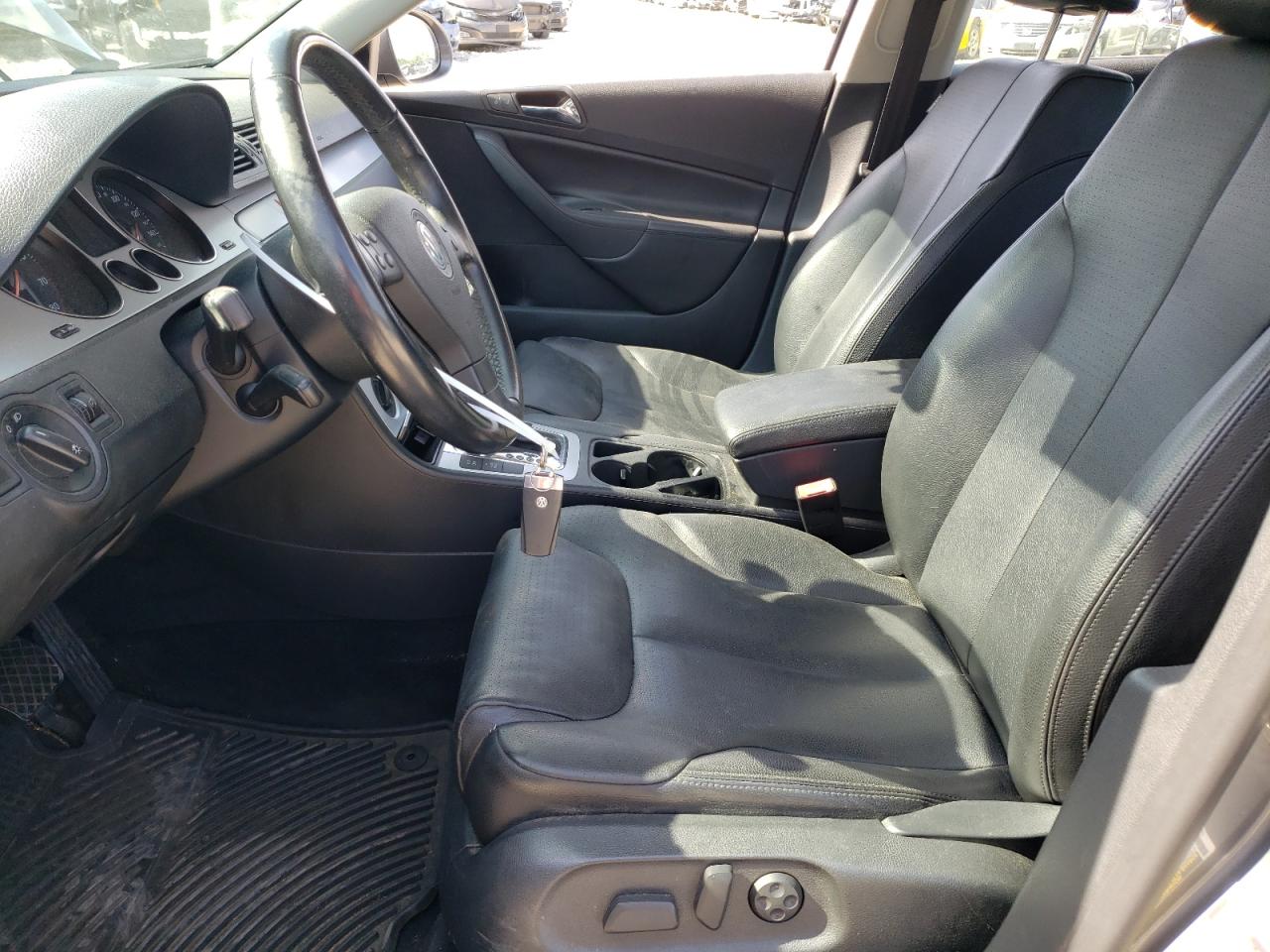 WVWAK73C98P044031 2008 Volkswagen Passat Komfort