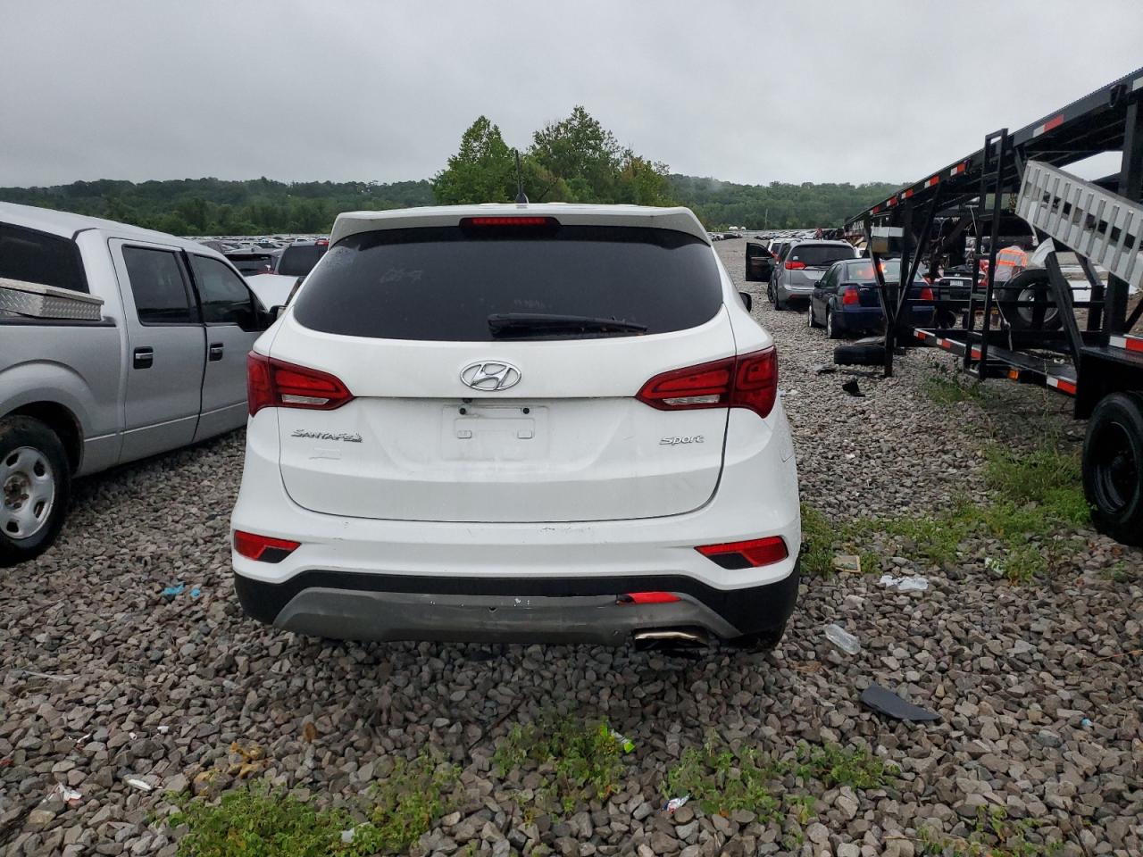 2018 Hyundai Santa Fe Sport vin: 5NMZT3LB8JH100409