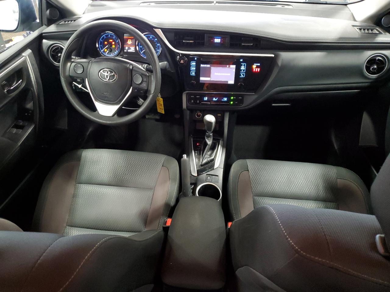 2018 Toyota Corolla L vin: 2T1BURHE5JC121664