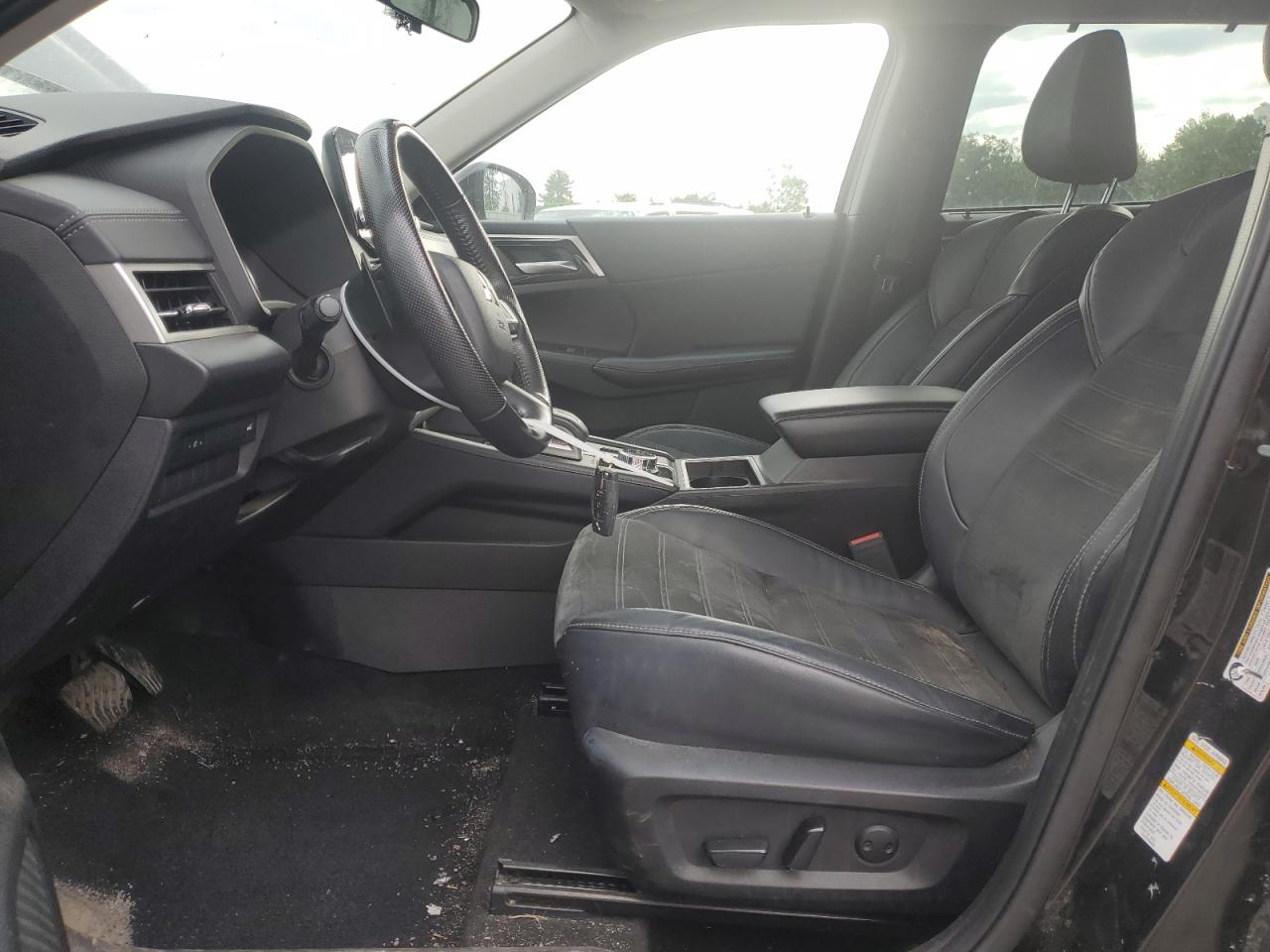 JA4J4UA88NZ033085 2022 Mitsubishi Outlander Se