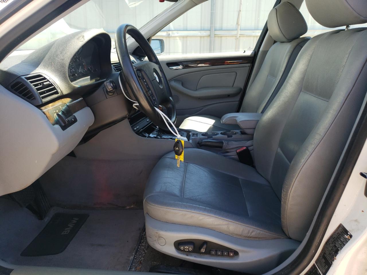 WBAEV33412PD55180 2002 BMW 325 I