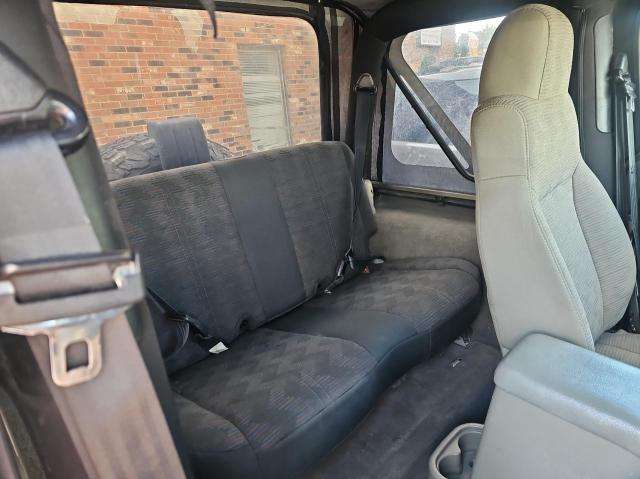 2004 Jeep Wrangler / Tj Sport VIN: 1J4FA49S04P742327 Lot: 61929124