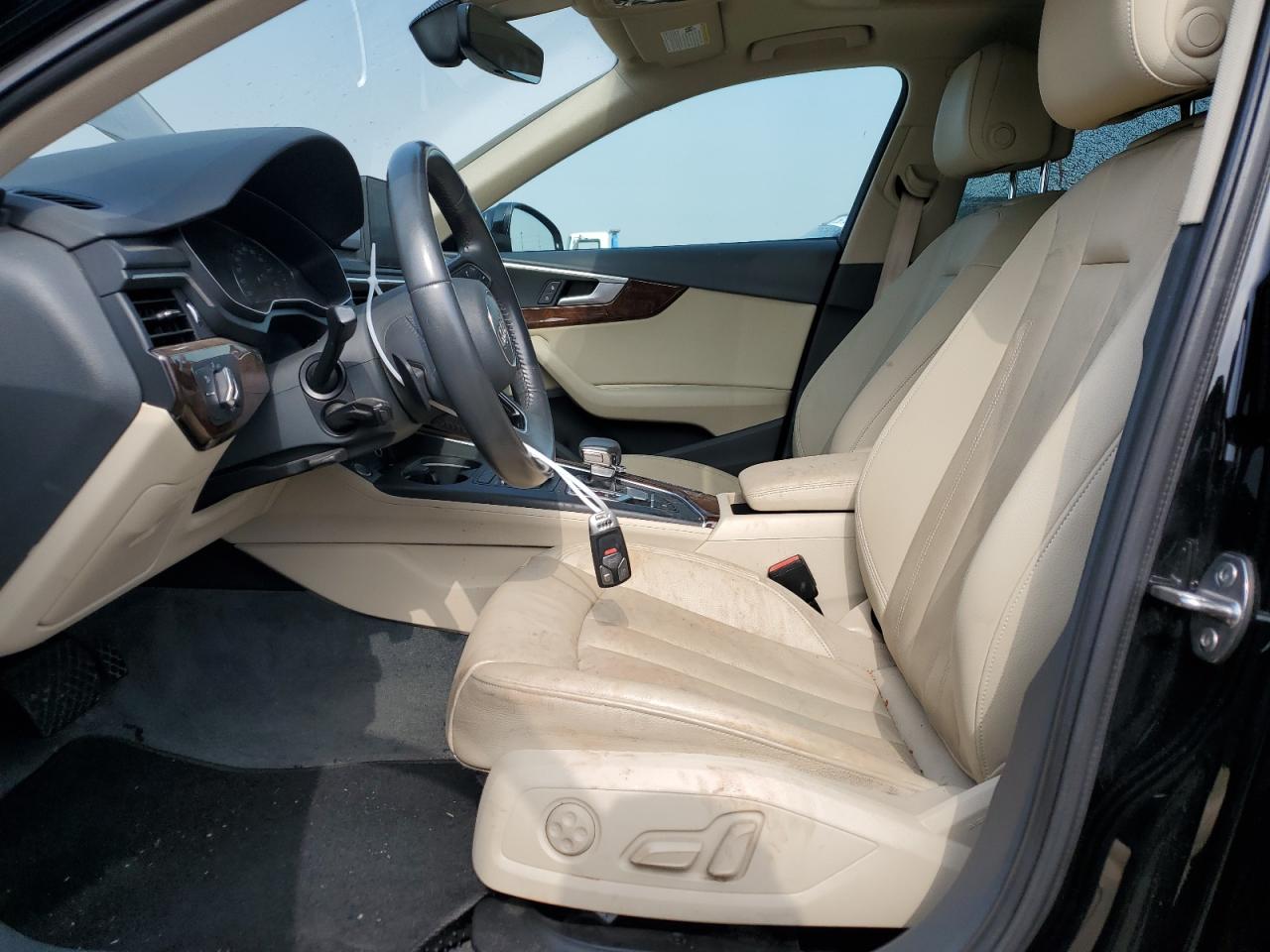 WAUKMAF46JA170983 2018 Audi A4 Premium