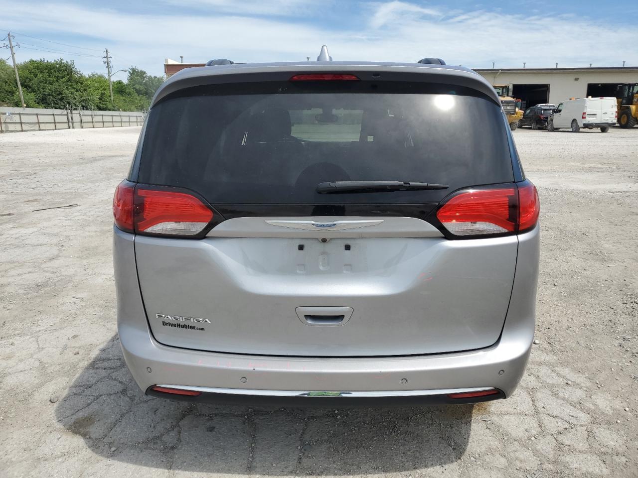 2C4RC1BG4HR820405 2017 Chrysler Pacifica Touring L