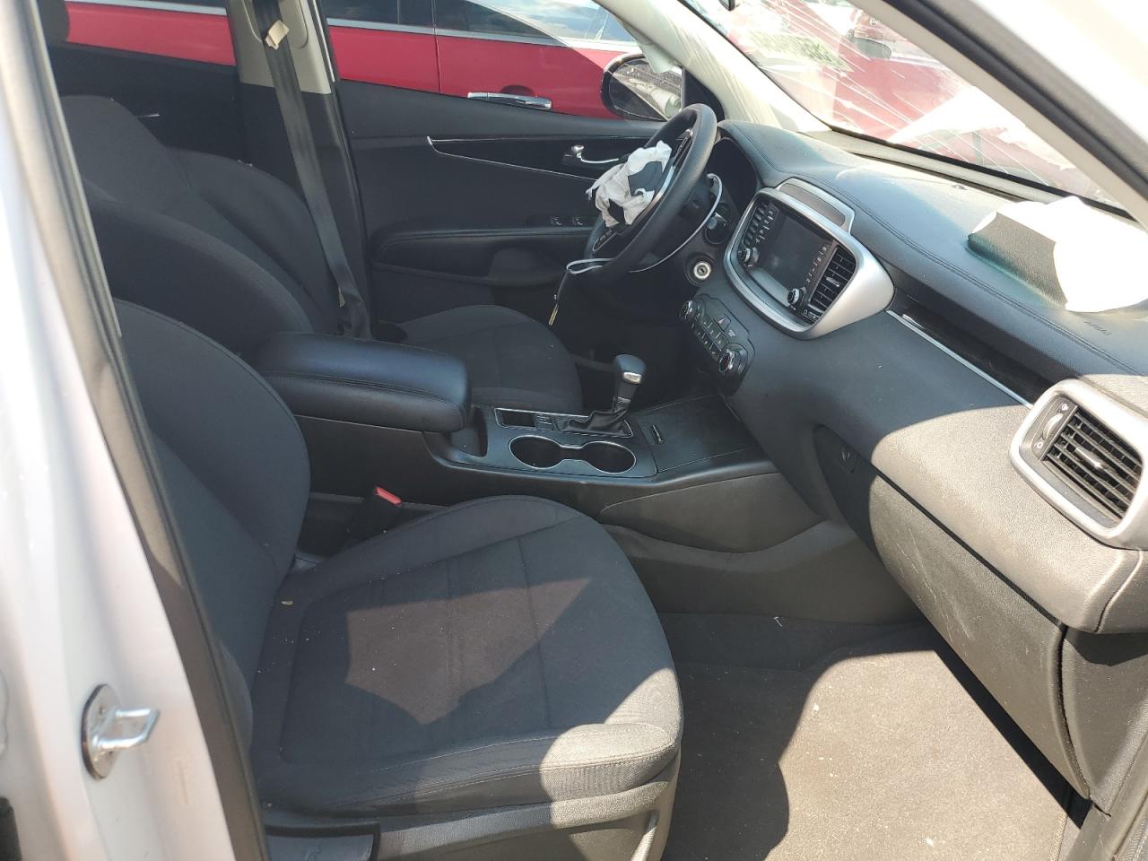 2019 Kia Sorento L vin: 5XYPGDA38KG540364