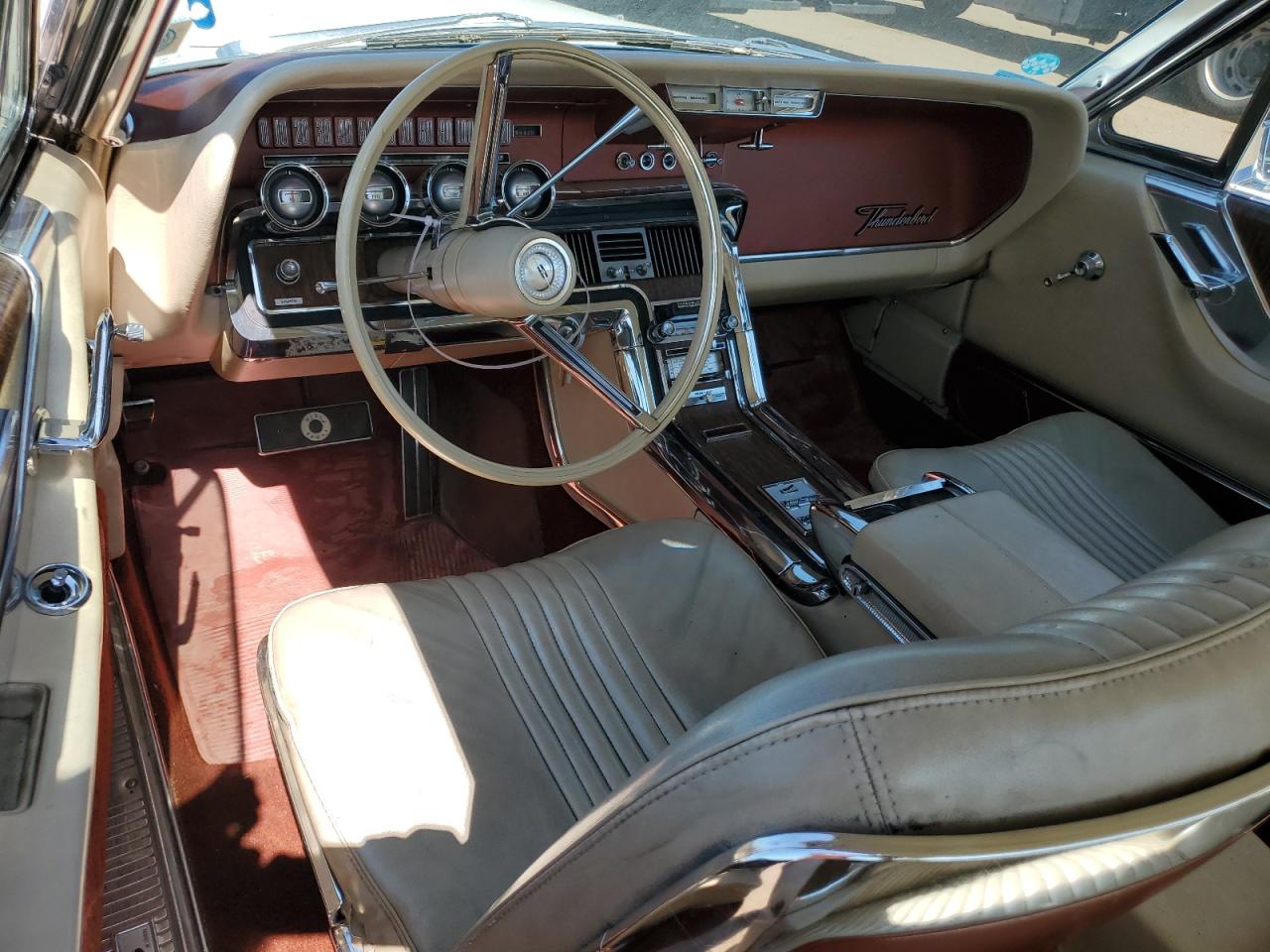 5Y87Z162056 1965 Ford Thunderbir