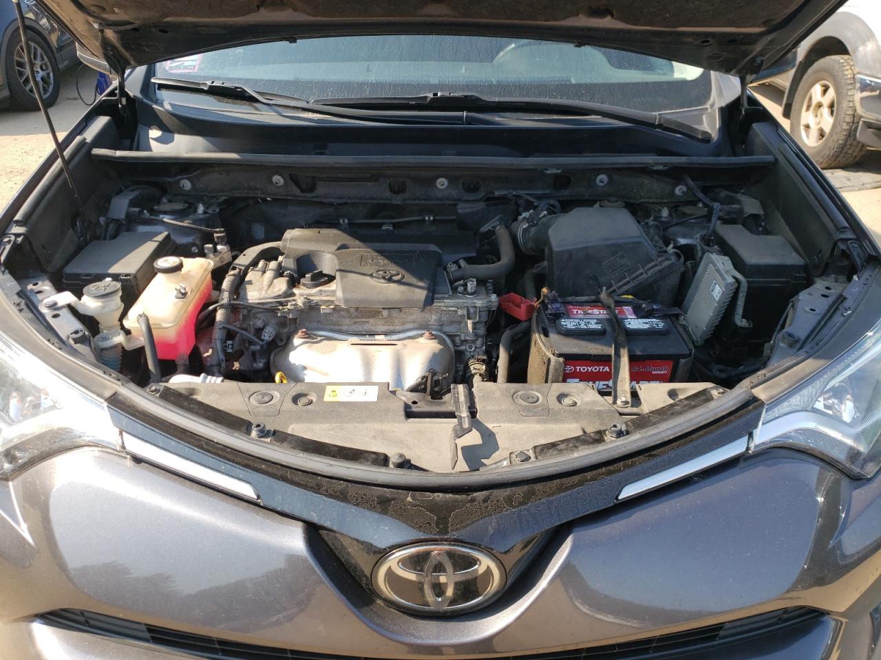 JTMBFREV0HJ153385 2017 Toyota Rav4 Le