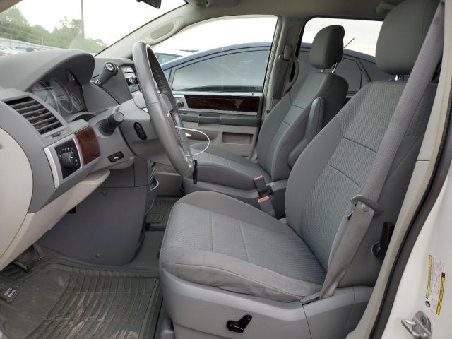 2010 Chrysler Town & Country - Image 7