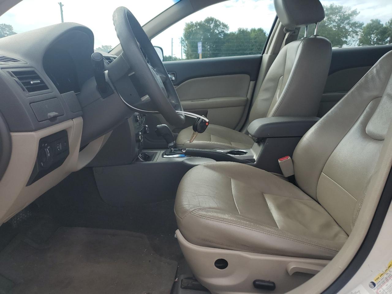 3FAHP0HG9AR214279 2010 Ford Fusion Se