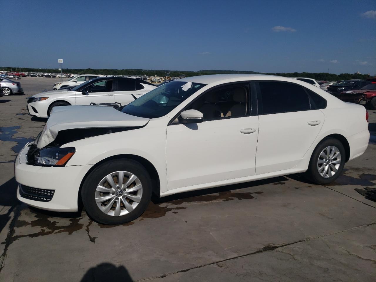 2014 Volkswagen Passat S vin: 1VWAS7A39EC092759