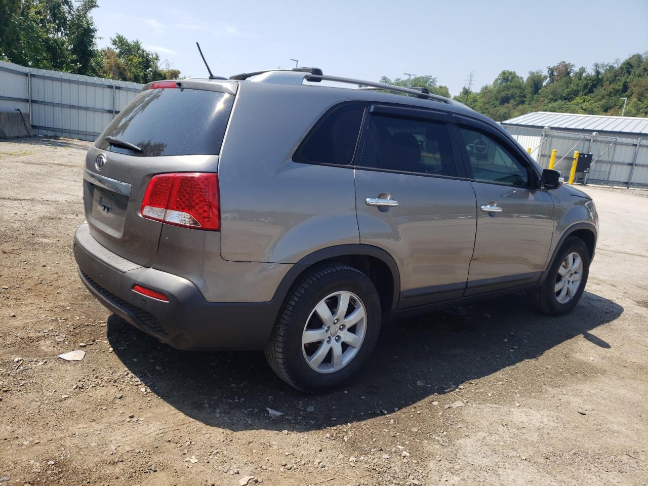 2012 Kia Sorento Base vin: 5XYKT3A67CG238513