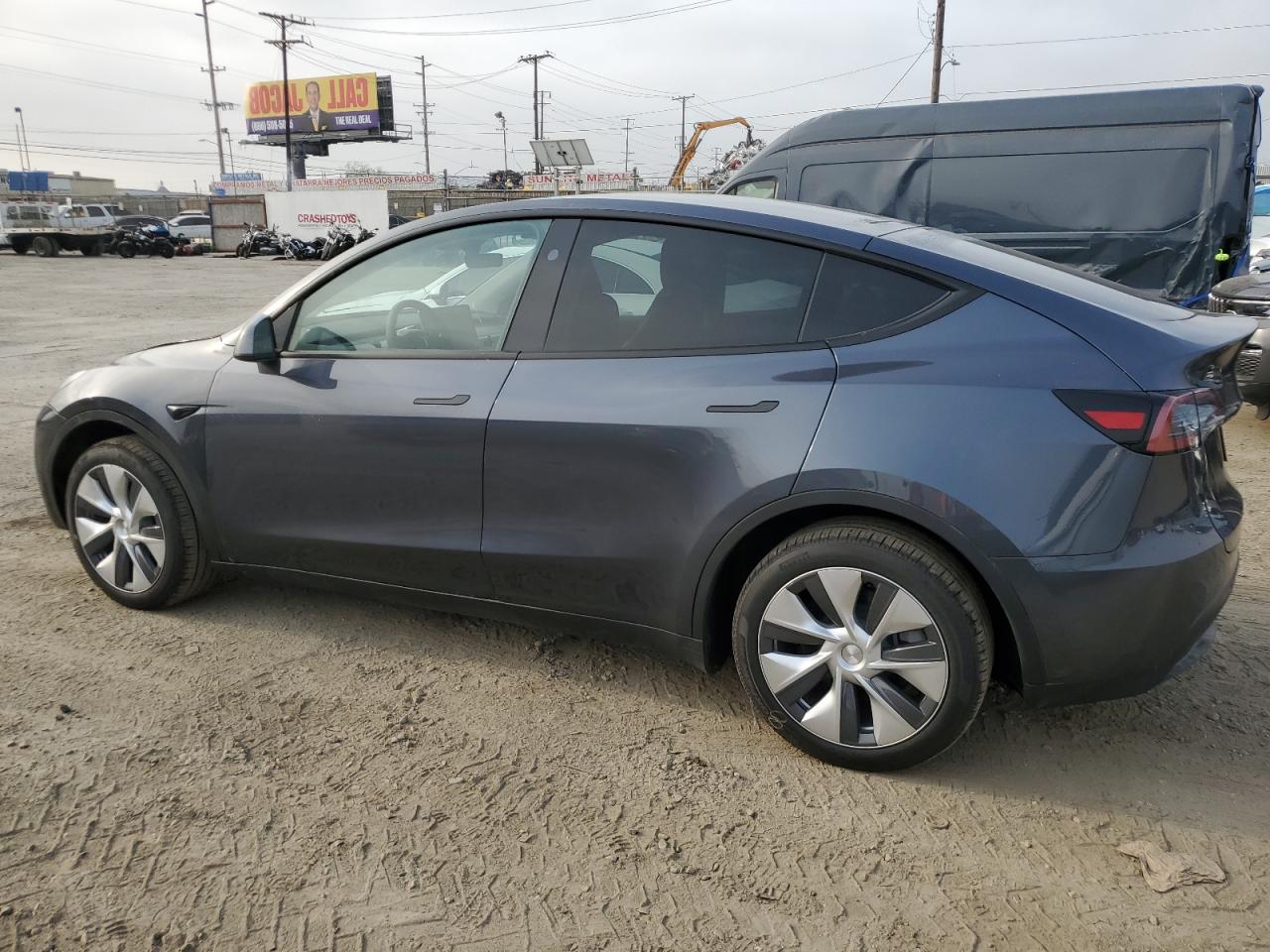 2024 Tesla Model Y vin: 7SAYGDEE7RA214976