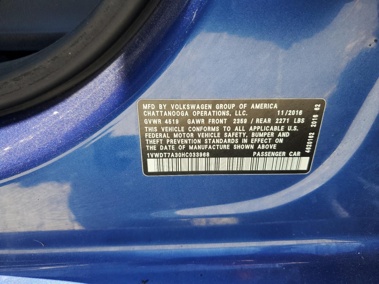 1VWDT7A30HC033968 2017 Volkswagen Passat R-Line