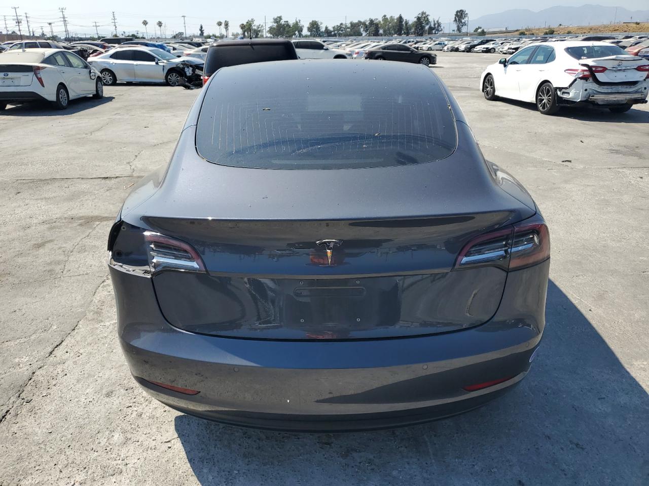 5YJ3E1EA3JF153481 2018 Tesla Model 3