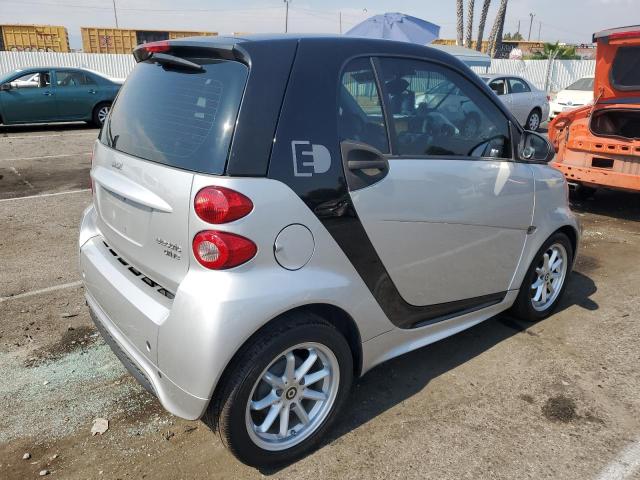 VIN WMEEJ9AA8FK831419 2015 Smart Fortwo no.3