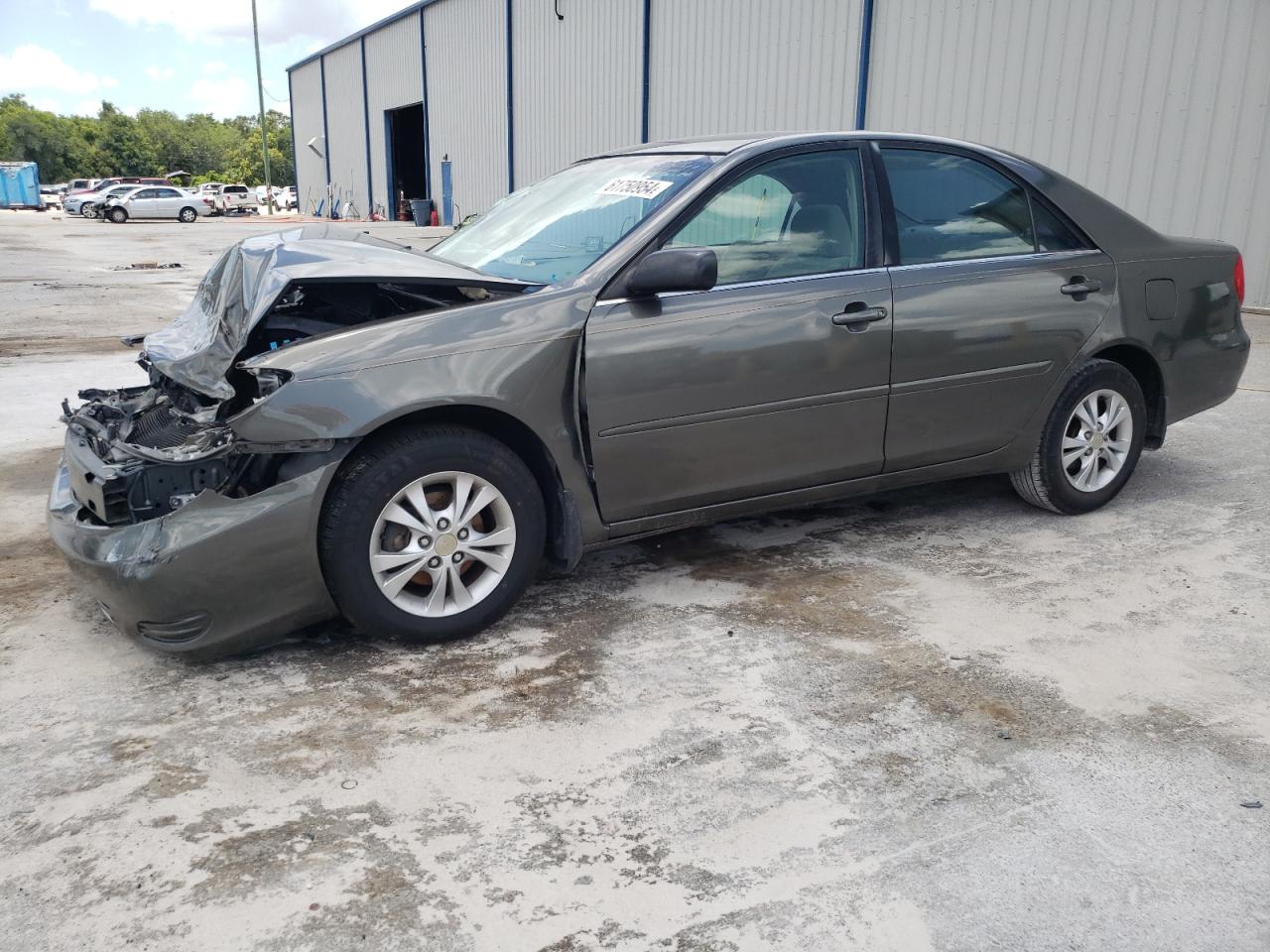 4T1BF32K94U576705 2004 Toyota Camry Le