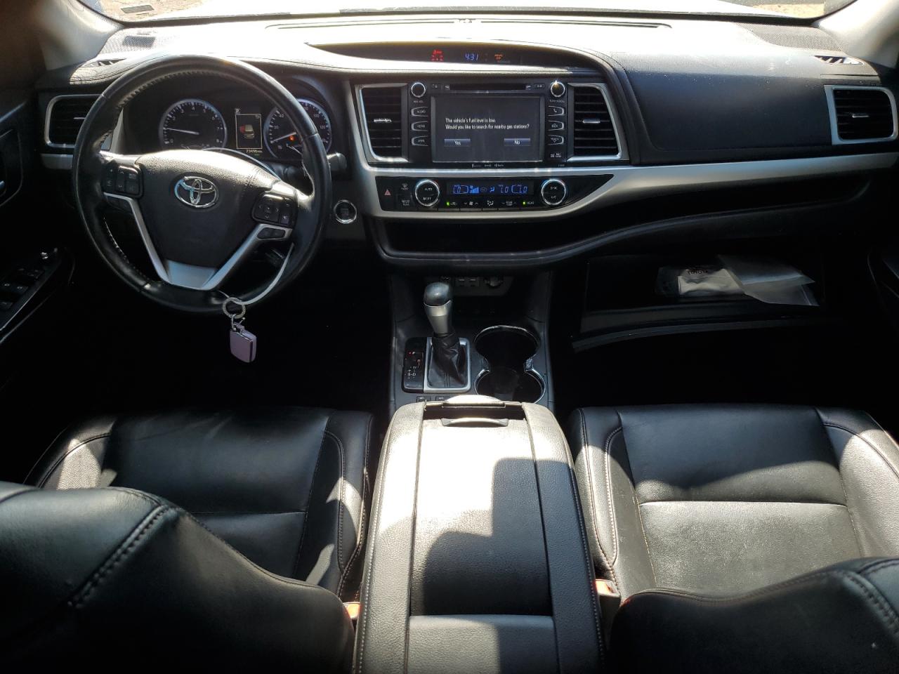 5TDJZRFH3KS919065 2019 Toyota Highlander Se