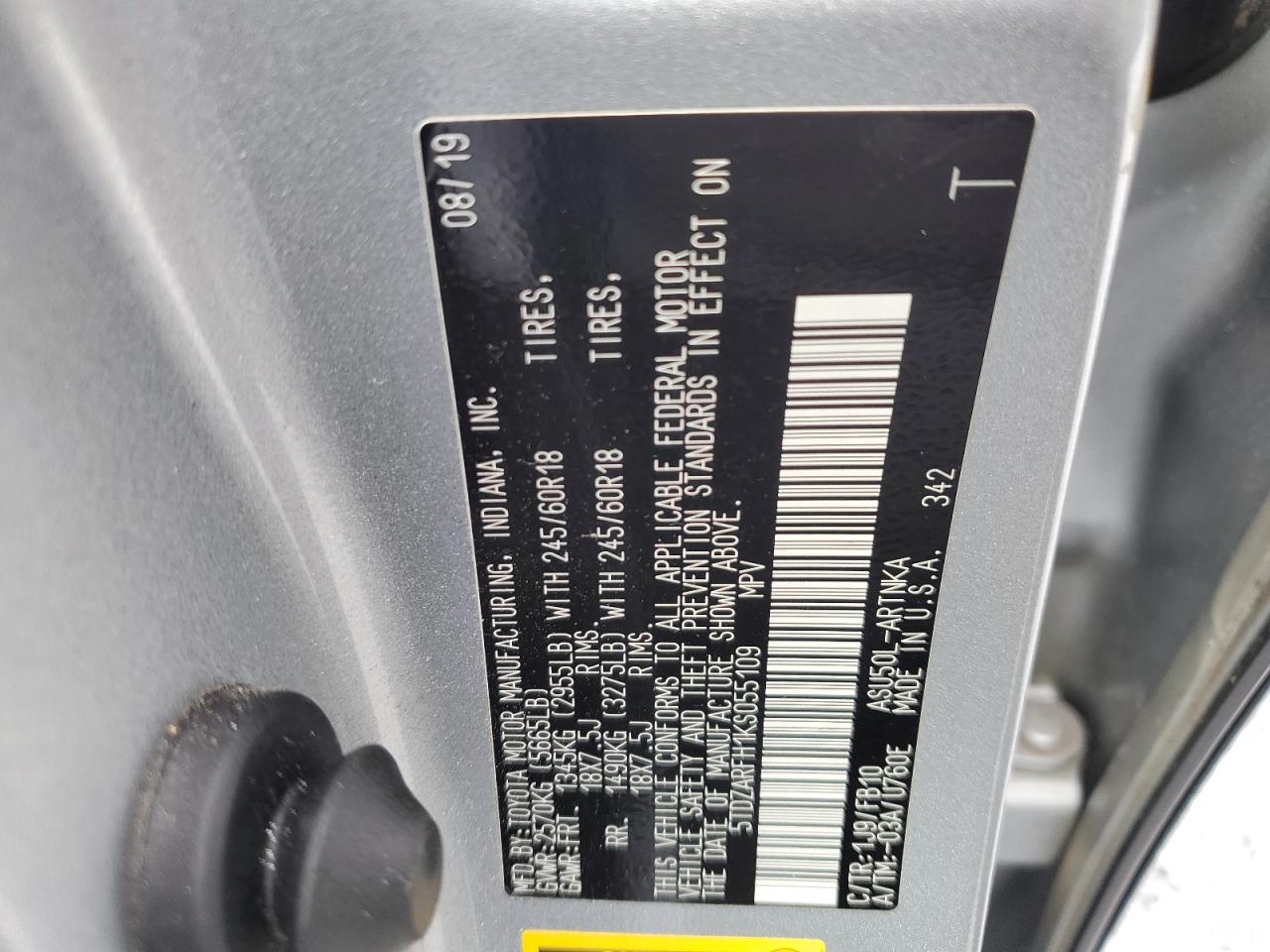 5TDZARFH1KS055109 2019 Toyota Highlander Le