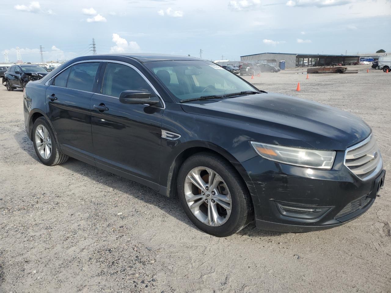 Lot #2770923415 2015 FORD TAURUS SEL