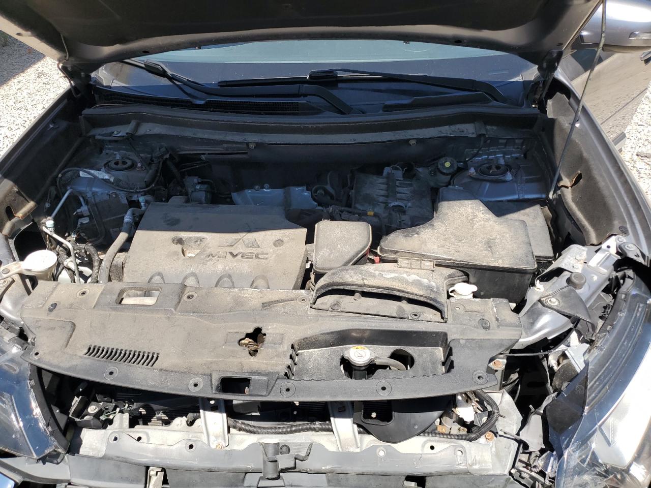 JA4AZ3A35HZ010366 2017 Mitsubishi Outlander Se