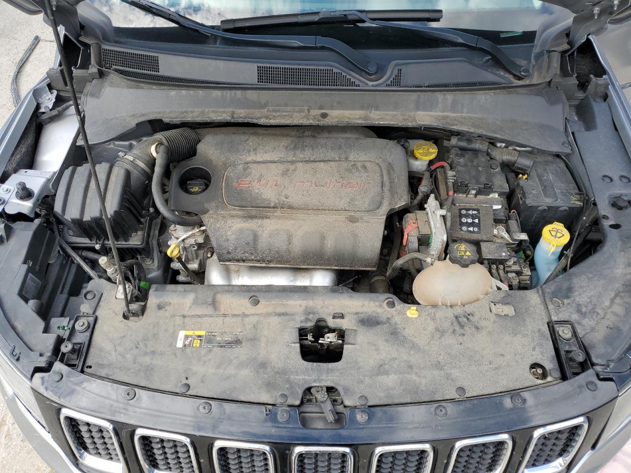 3C4NJDBB7JT333423 2018 Jeep Compass Latitude