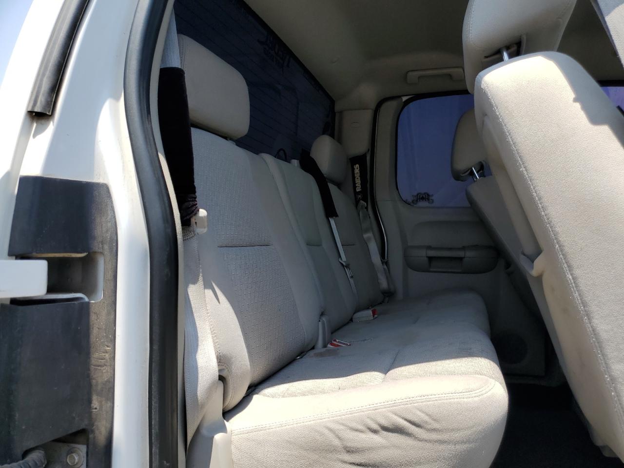 1GCRKSE34BZ132399 2011 Chevrolet Silverado K1500 Lt