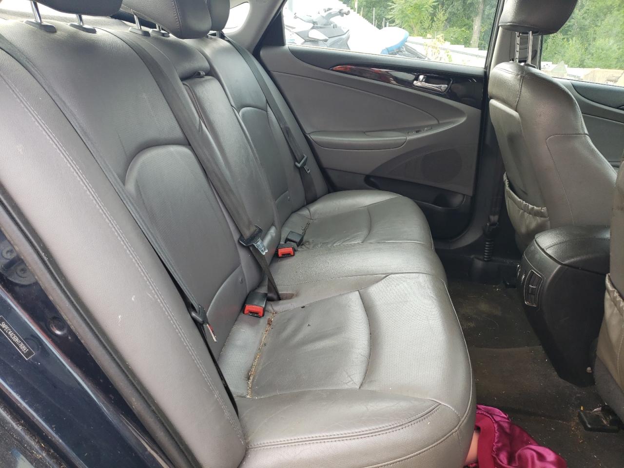 5NPEC4AC6BH176893 2011 Hyundai Sonata Se