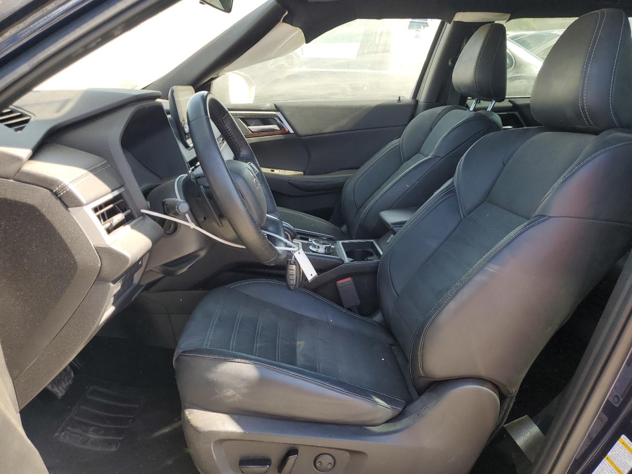 JA4J3UA83NZ064831 2022 Mitsubishi Outlander Se