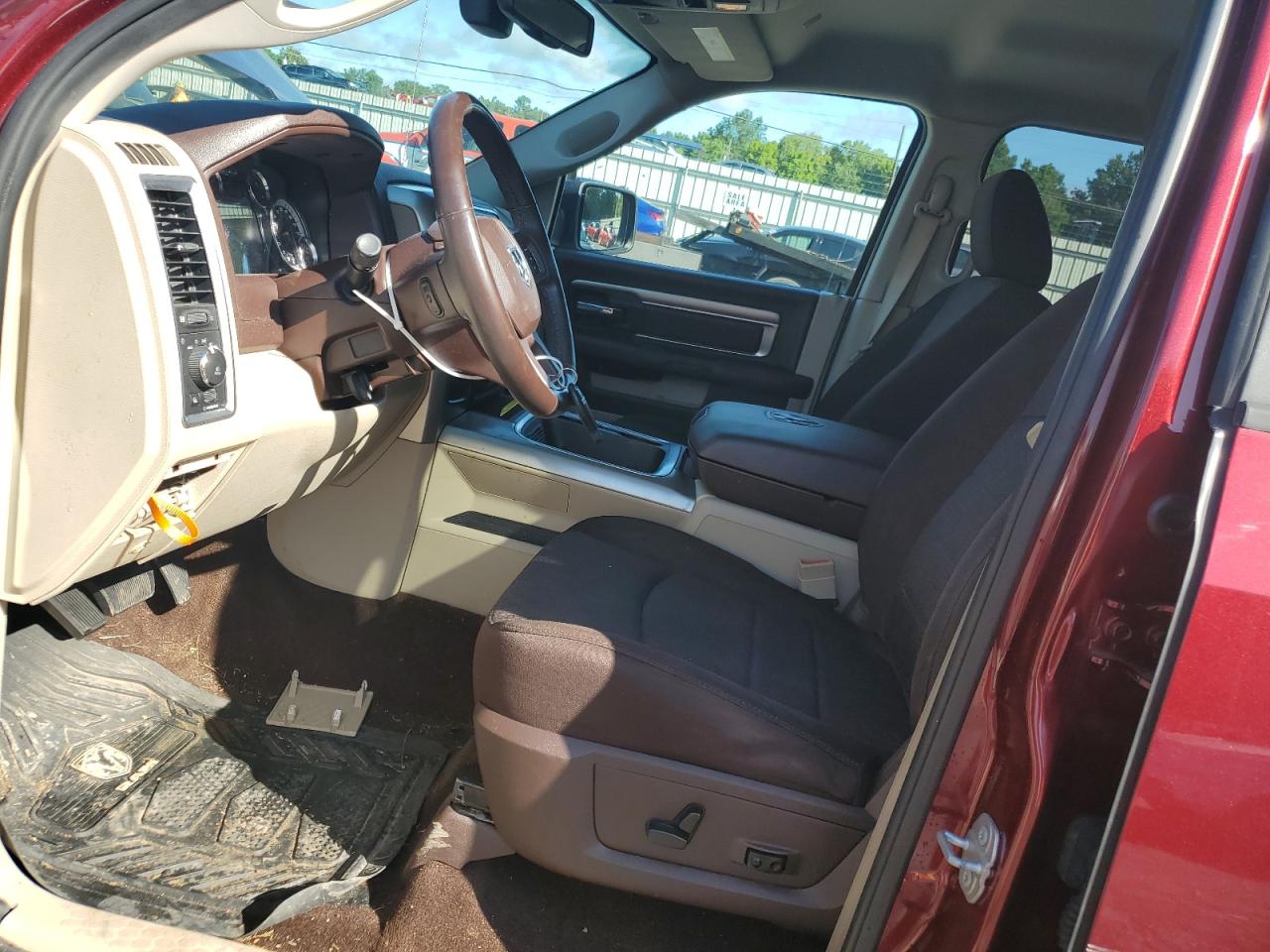 1C6RR6LG8JS313559 2018 Ram 1500 Slt