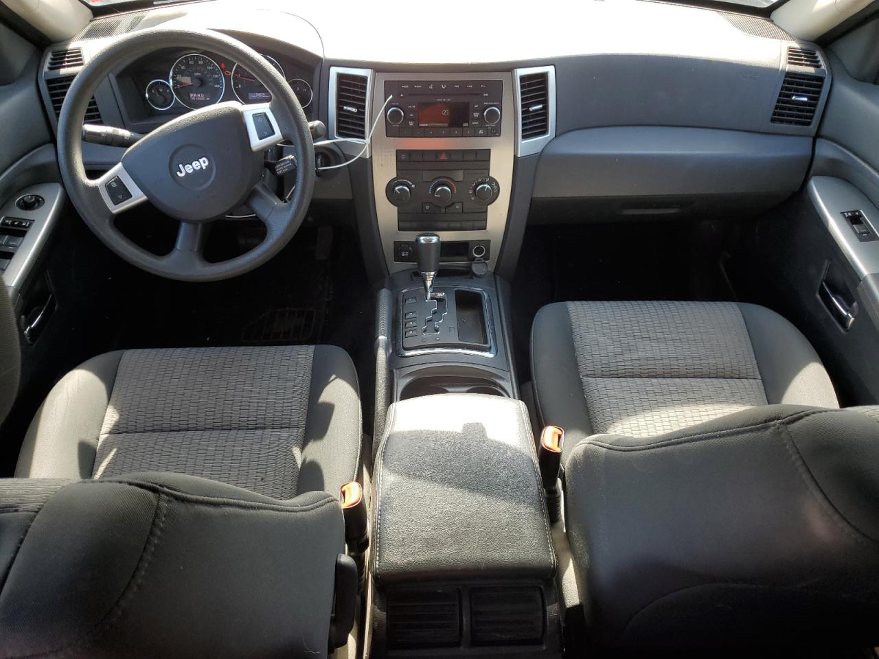 1J8GR48K29C537104 2009 Jeep Grand Cherokee Laredo