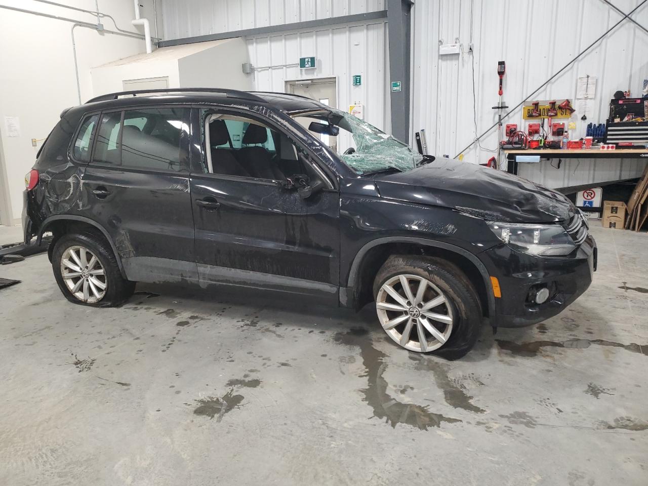 WVGJV7AXXGW610954 2016 Volkswagen Tiguan Comfortline