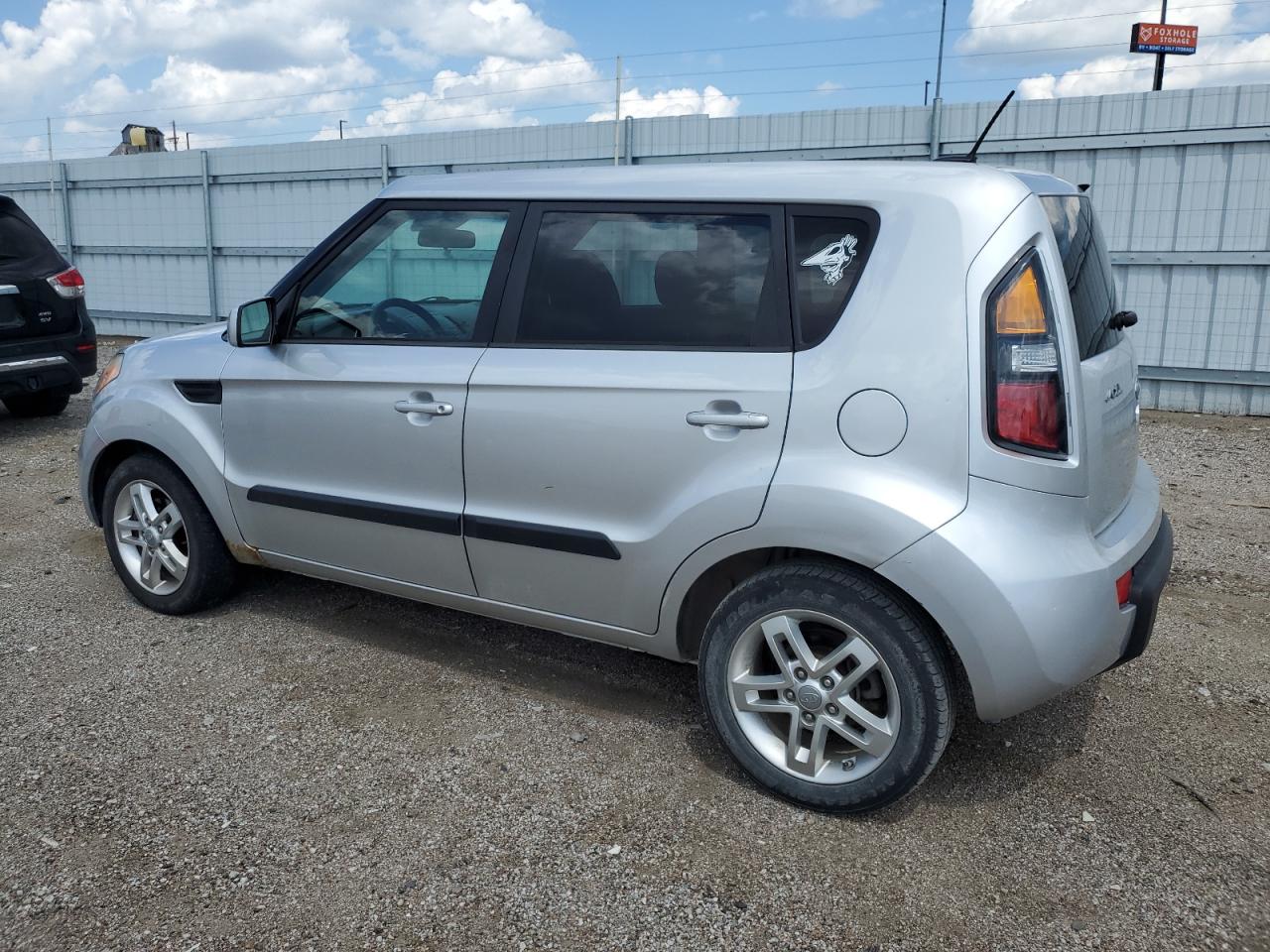 KNDJT2A27B7308347 2011 Kia Soul +