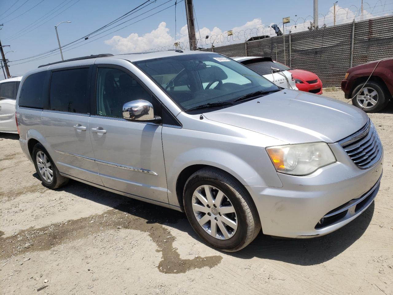 2A4RR8DG4BR635616 2011 Chrysler Town & Country Touring L