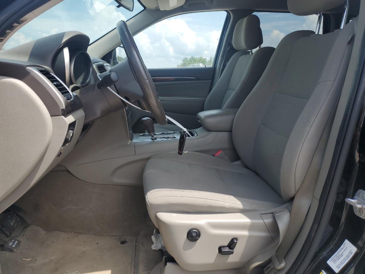 1J4RR4GG6BC515152 2011 Jeep Grand Cherokee Laredo