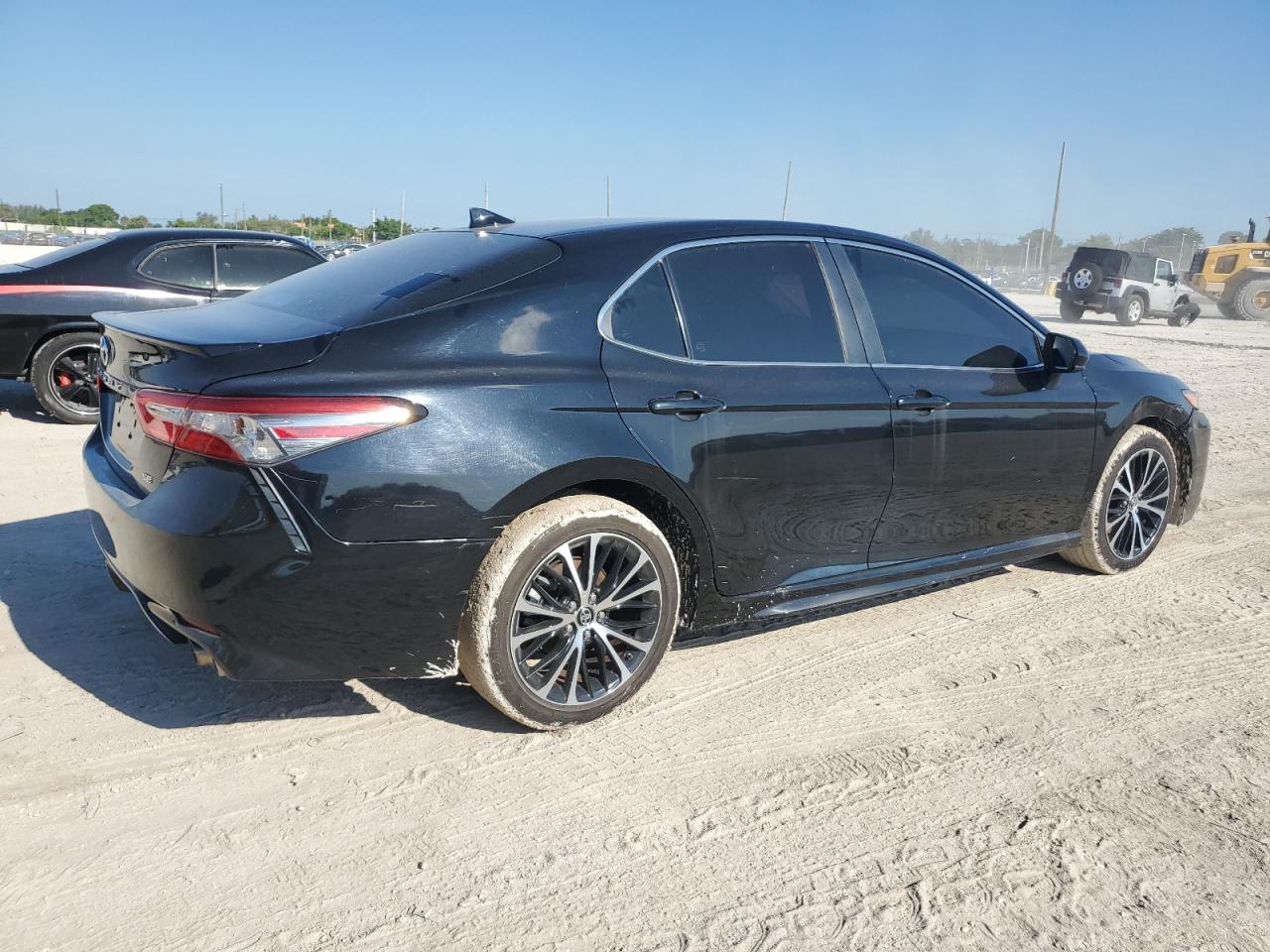 2019 Toyota Camry L vin: 4T1B11HK5KU799878