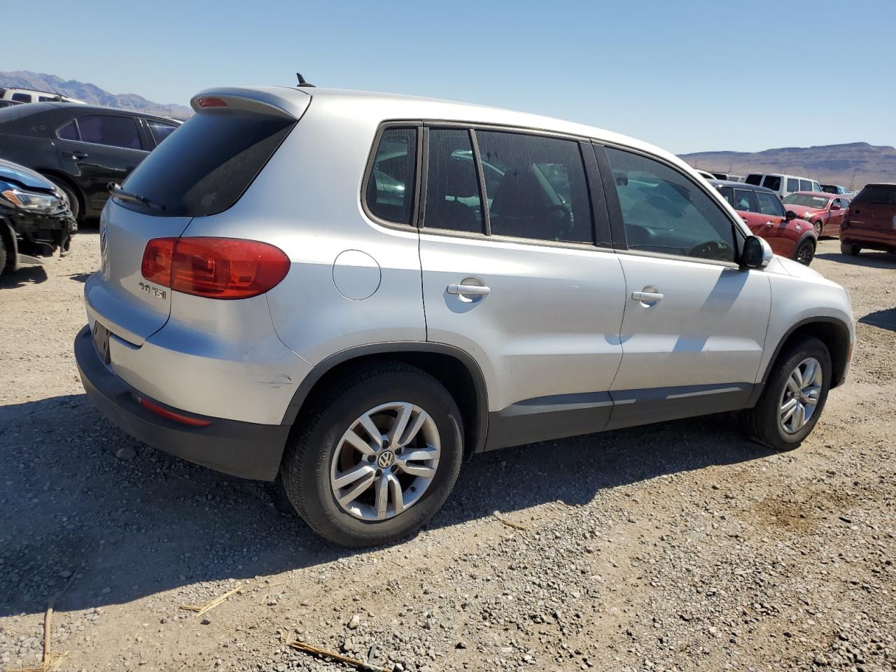 2012 Volkswagen Tiguan S vin: WVGAV7AX6CW522624