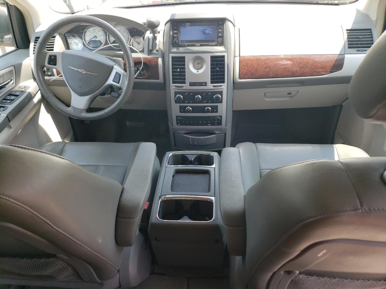 2A4RR5D17AR351258 2010 Chrysler Town & Country Touring